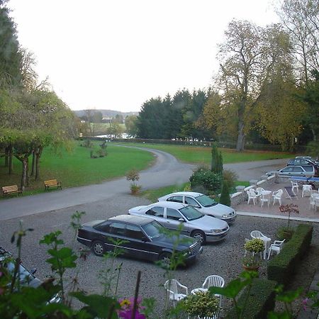 Logis - Chateau De La Motte - Hotel & Restaurant Liessies エクステリア 写真