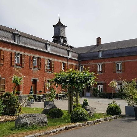 Logis - Chateau De La Motte - Hotel & Restaurant Liessies エクステリア 写真