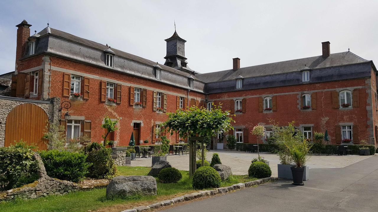 Logis - Chateau De La Motte - Hotel & Restaurant Liessies エクステリア 写真