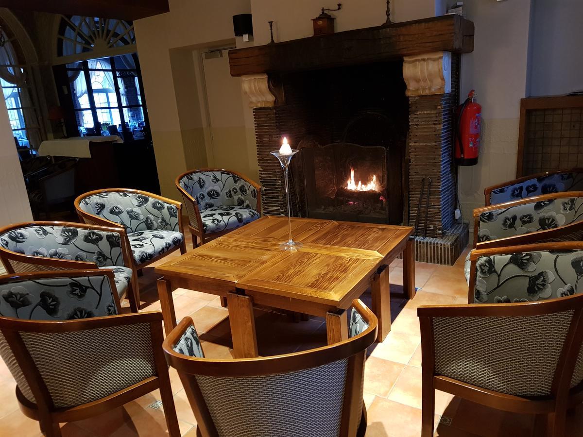 Logis - Chateau De La Motte - Hotel & Restaurant Liessies エクステリア 写真